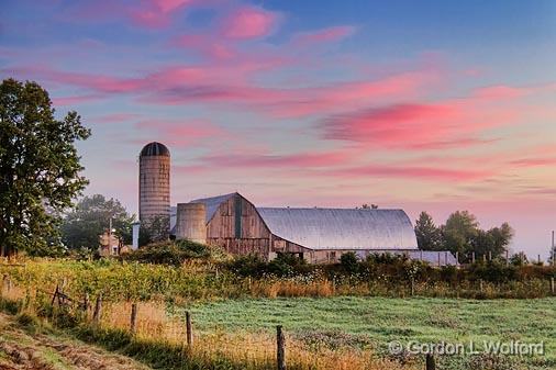 Barn At Sunrise_13393-4,98-400.jpg - Photographed near Smiths Falls, Ontario, Canada.